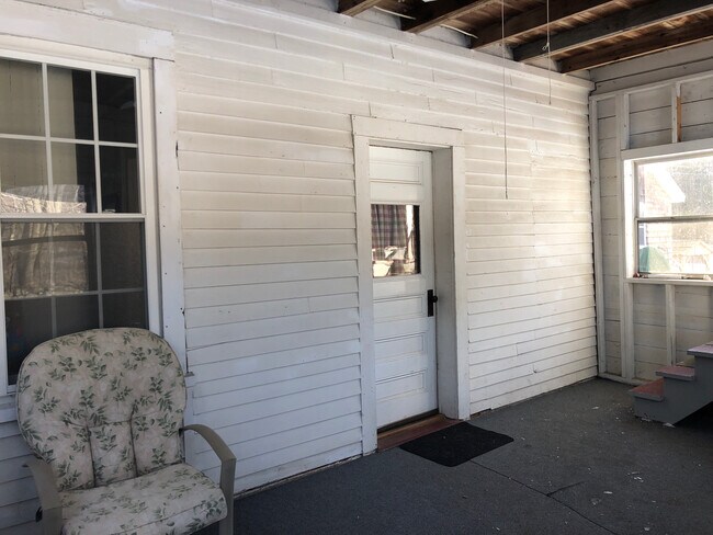 Building Photo - 50-52 Colby Rd