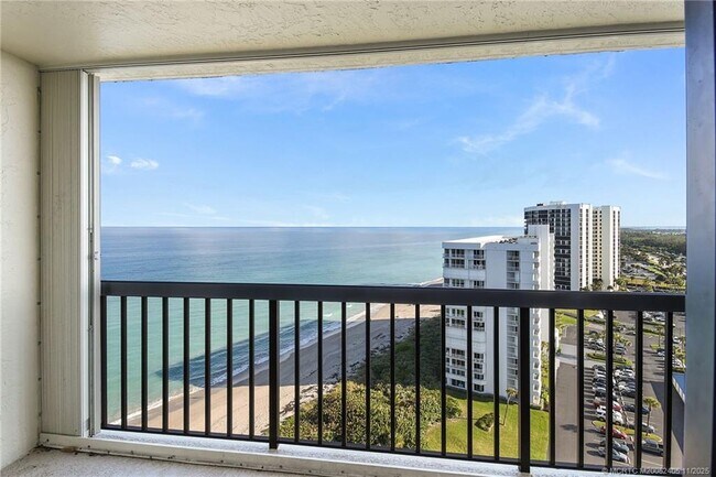 Building Photo - 9550 S Ocean Dr