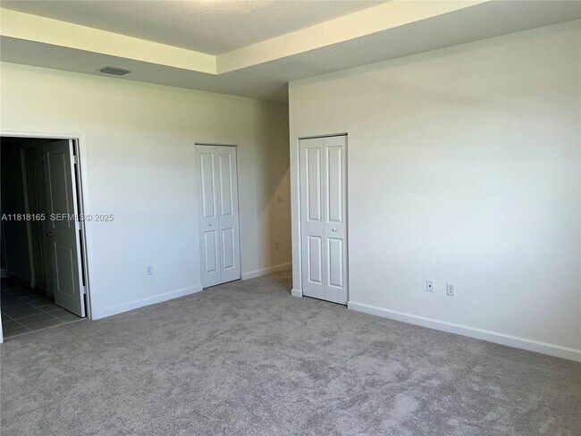 Building Photo - 2929 SE 23rd Ave