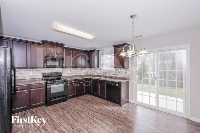 Building Photo - 2025 Misty Rose Lane