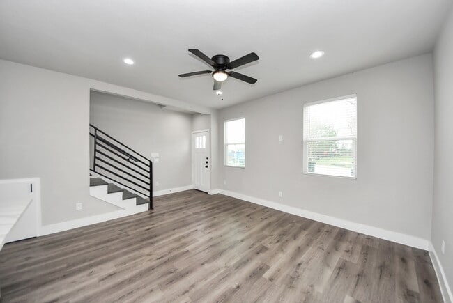 Building Photo - 19104 Sears Dr