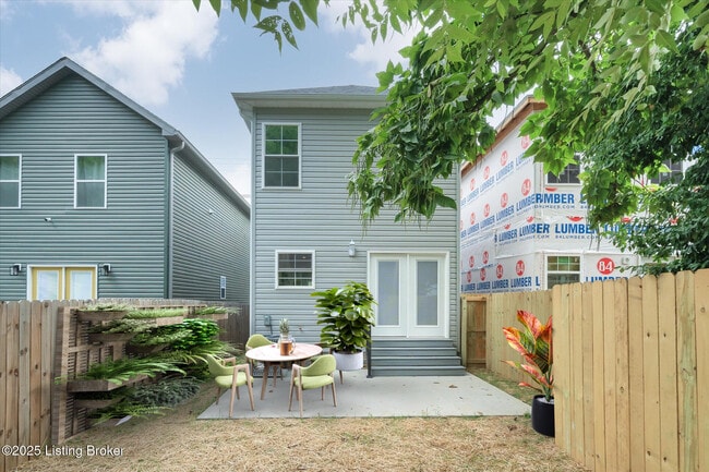 Building Photo - 721 E Caldwell St