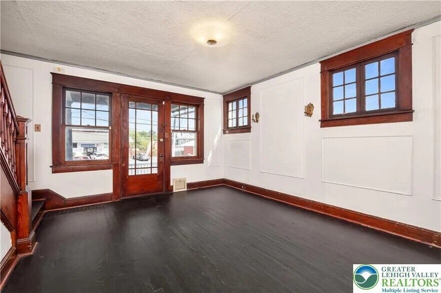 Living Room - 1051 S 25th St