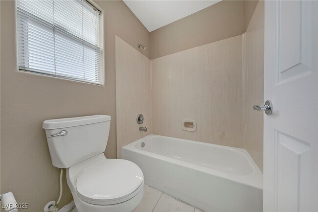 Building Photo - 2385 Stansbury Ct