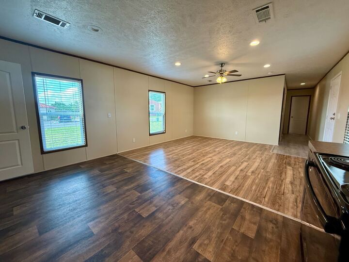 Building Photo - 709 N Collins Fwy