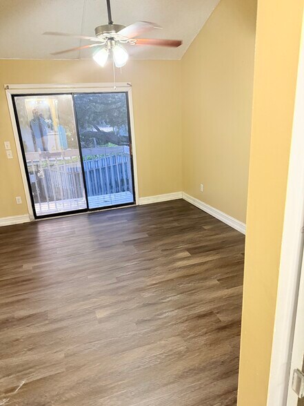 Building Photo - 1825 Adventure Pl