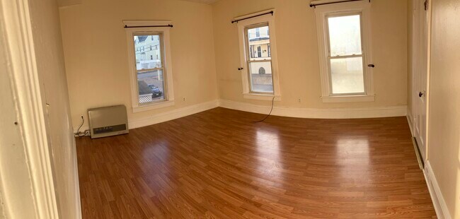 Living room - 267 Cartier St