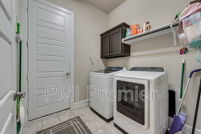 Building Photo - 1212 Arrow Park Way