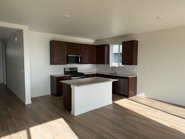 Building Photo - 7853 E Beaufort St