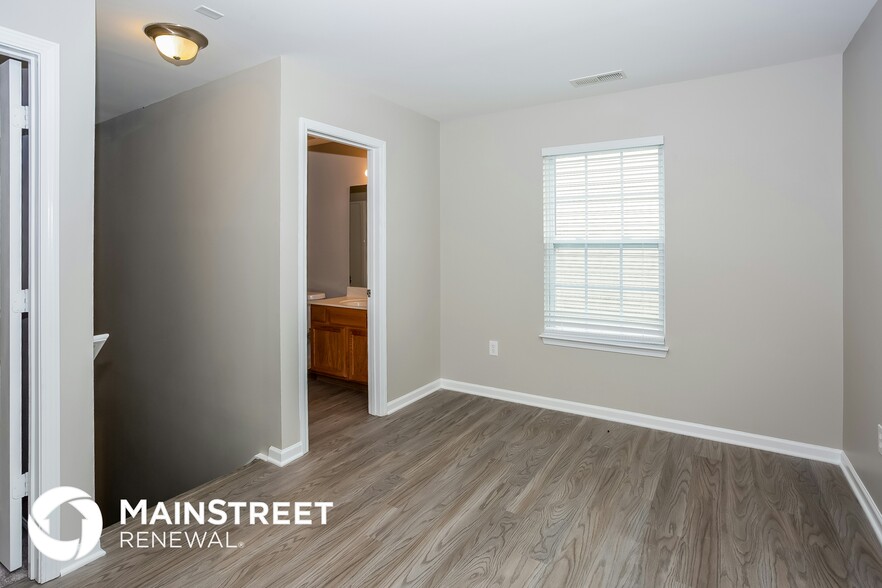 Building Photo - 4941 Hawfield St