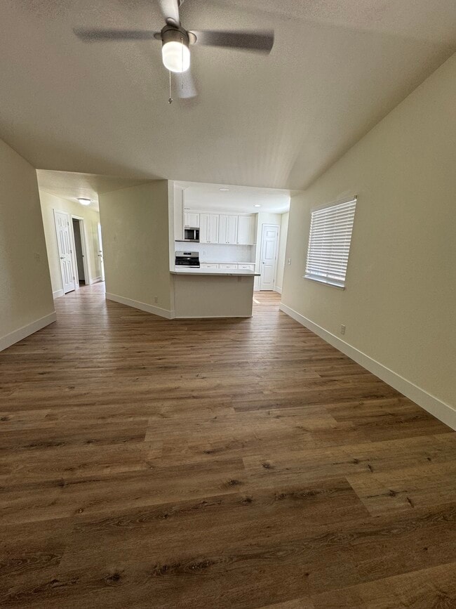 Building Photo - 1024 Michelle Ct