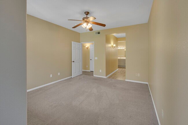 Building Photo - 3183 Dehesa Rd