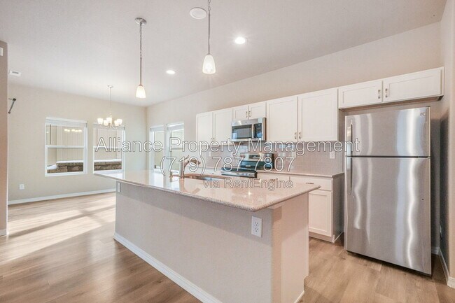 Building Photo - 7851 Lathrop Vw