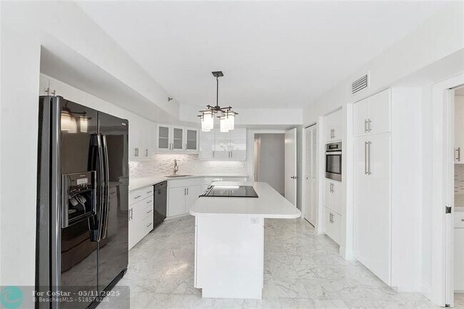 Building Photo - 7579 Imperial Dr