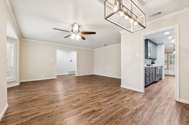 Building Photo - Pristine Updated Indian Creek Condo
