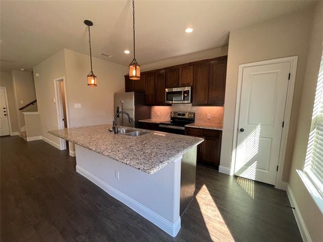 Building Photo - 805 Jameson St