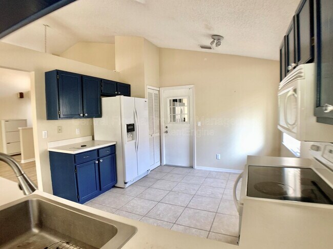 Building Photo - 295 Morning Glory Dr