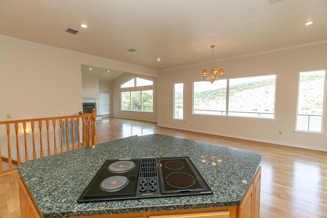 Building Photo - 830 Los Escondidos Rd