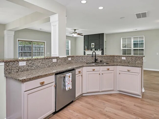 Building Photo - 336 Eastfair Dr