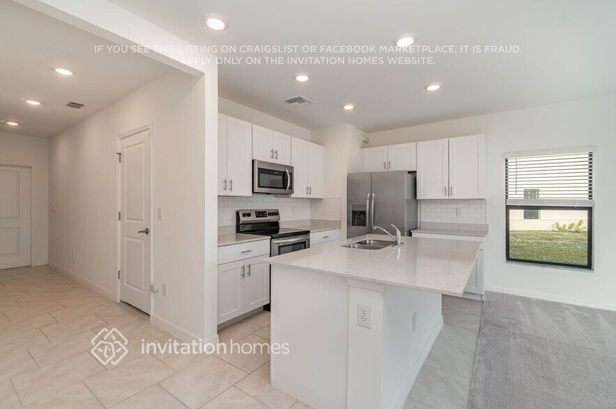 Building Photo - 2047 E Landings Wy