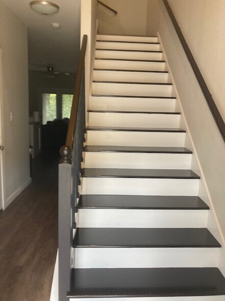 Building Photo - 3320 Robin Ln