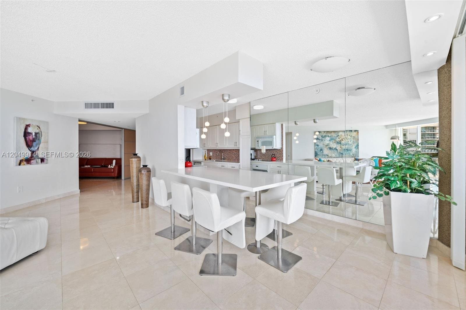Building Photo - 16400 Collins Ave