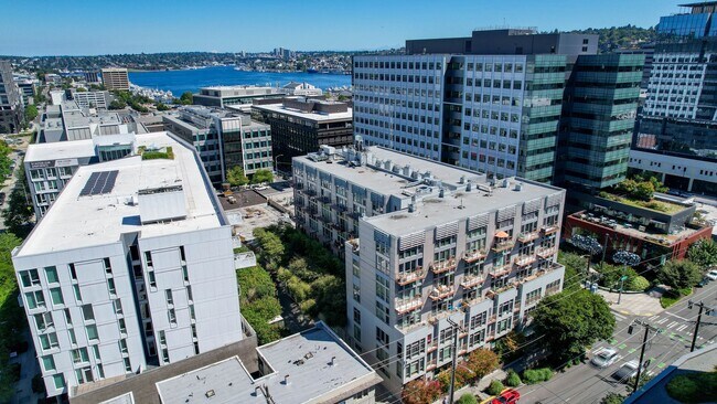 Building Photo - Modern Air Conditioned South Lake Union Loft