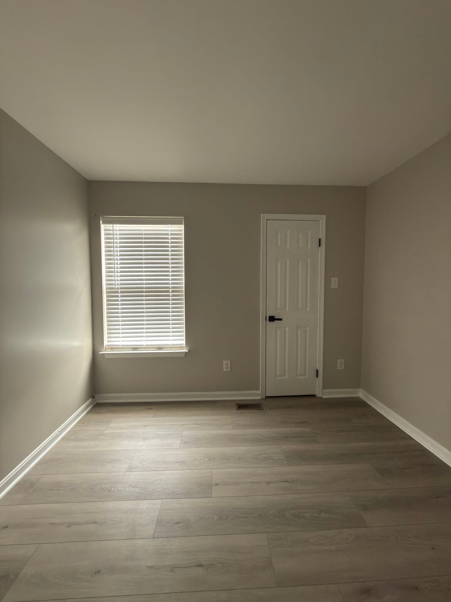 Building Photo - 1706 Tulip Ave
