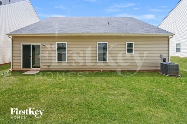 Building Photo - 1373 Waylon Ave