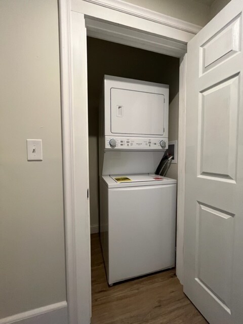 In-Suite Laundry - 1380 E 43rd St