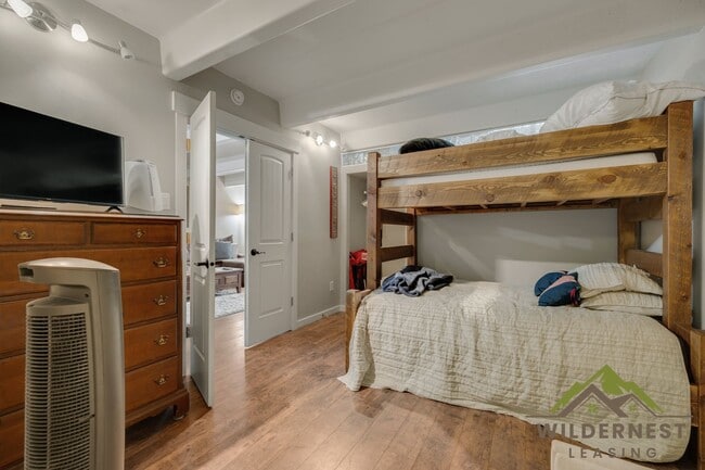 Building Photo - Amazing Views at this Fully Furnished Condo at the Lodge at Lake Dillon