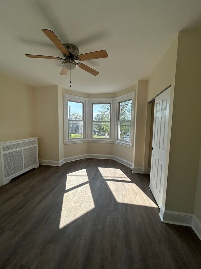 Building Photo - 423 Righter St