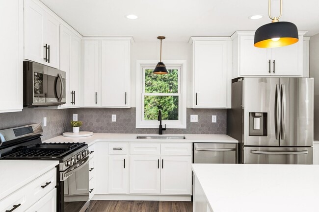 Building Photo - AVAILABLE December 1st! -  3 Bed 3 Bath brand new construction home!