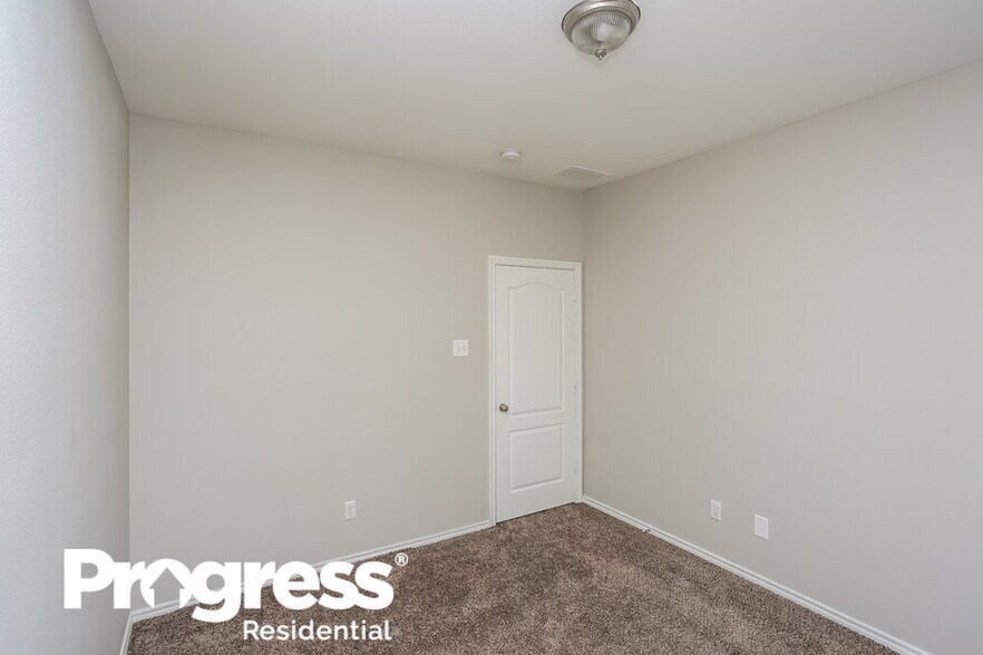 Building Photo - 808 Dakota Ln