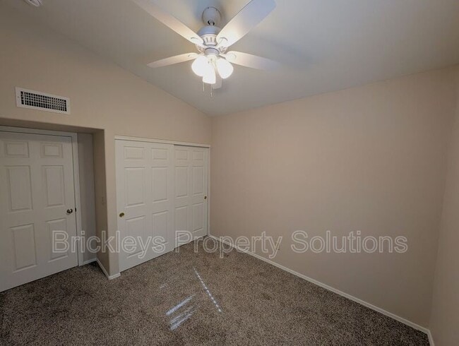 Building Photo - 618 W Tumbleweed Rd