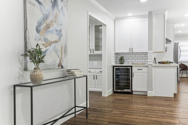 Building Photo - 5414 Sanford Rd