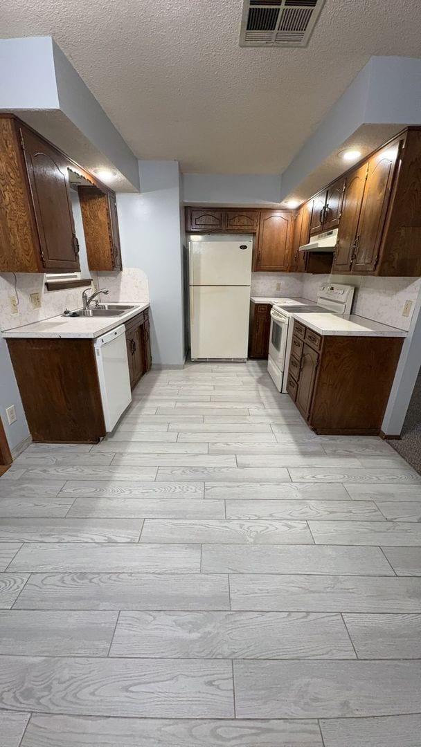 Building Photo - 706 Chisholm Trail