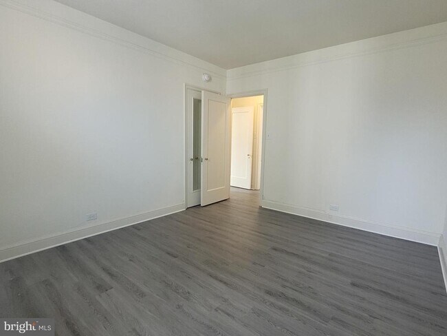 Building Photo - 2031 Locust St