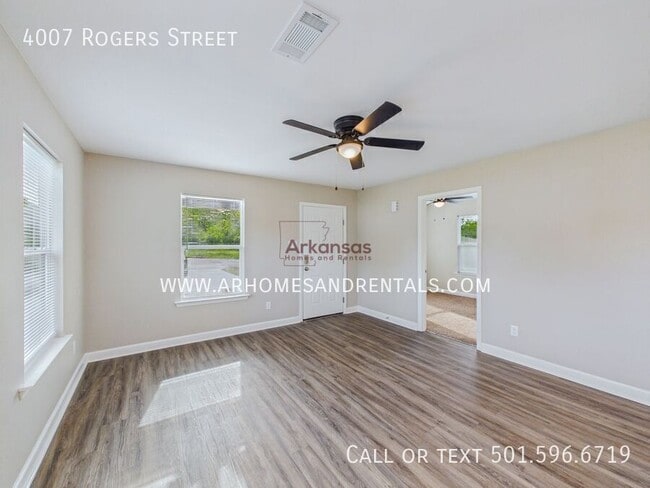 Building Photo - 4007 Rogers St