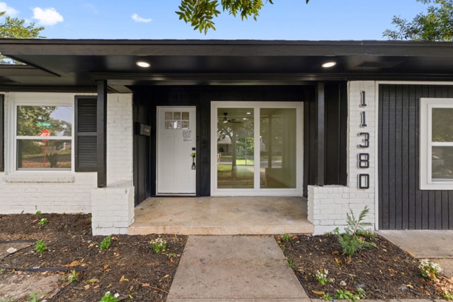 Building Photo - 11380 Lanewood Cir