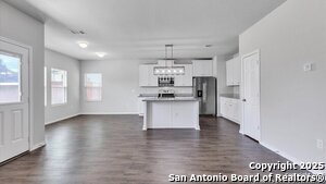 Building Photo - 6718 Freedom Dr