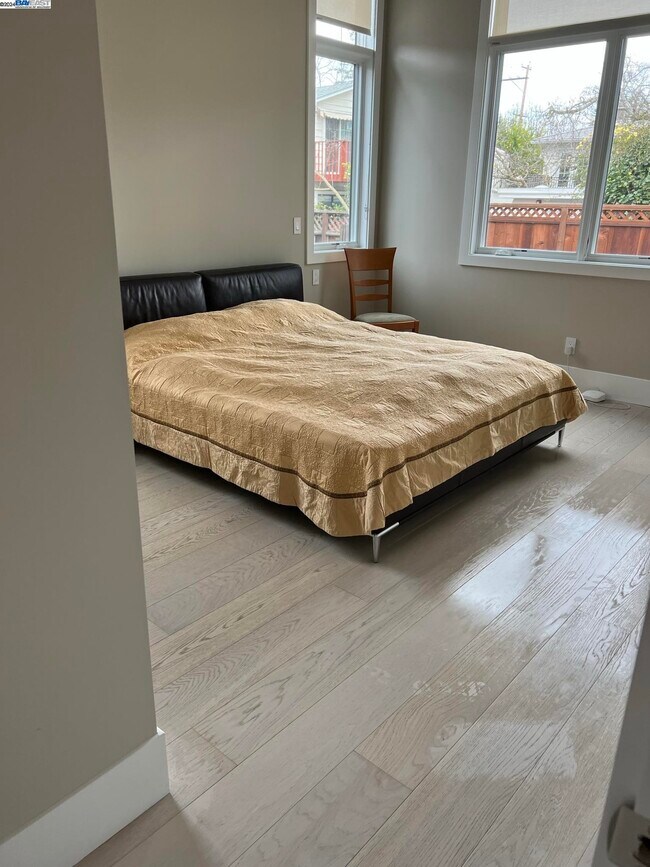 Building Photo - 466-4B1 Ruthven,Palo Alto CA 94301