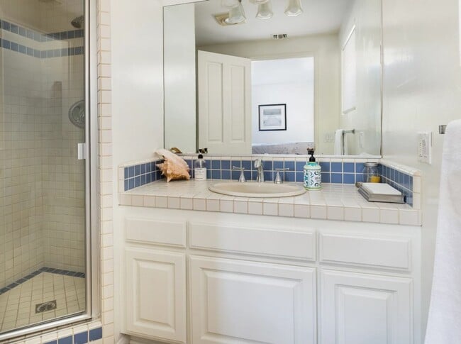 Building Photo - 4 Bed in Palos Verdes Estate • Valmonte Neighborhood