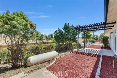 Building Photo - 22960 Cove View St