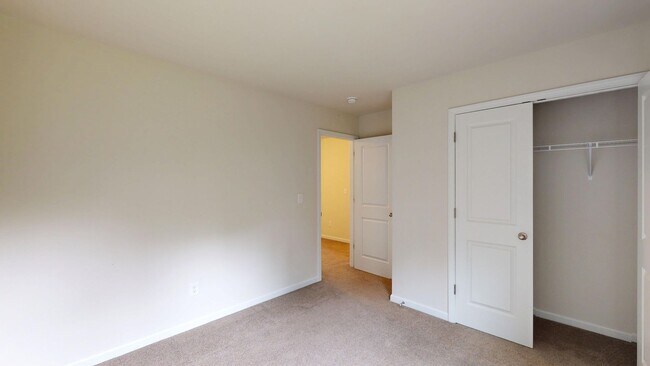 Building Photo - Singe Family Home