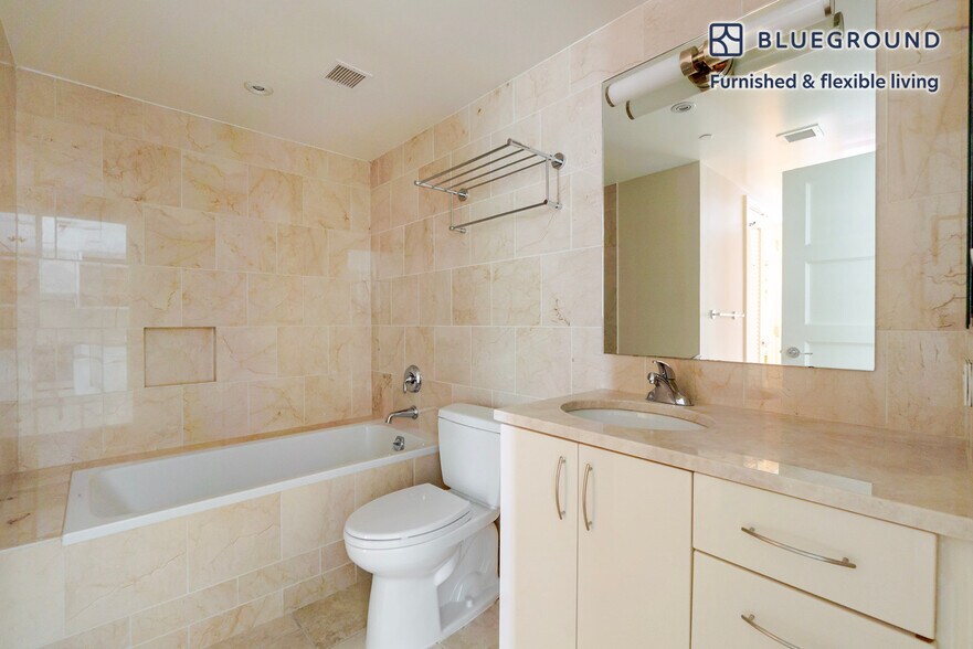 Building Photo - 420 7th St NW