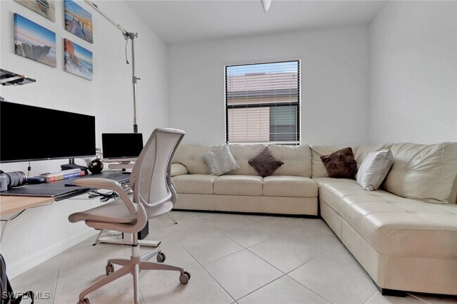 Building Photo - 3426 Menores Wy