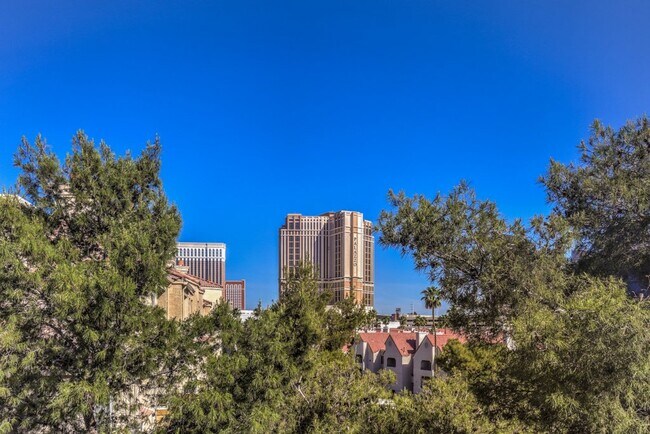 Building Photo - 260 E Flamingo Rd