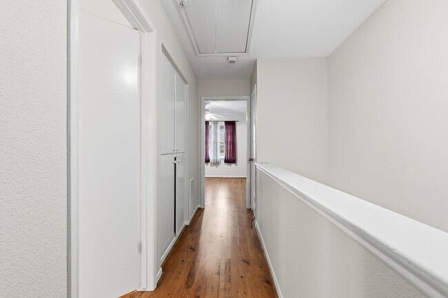 Building Photo - 6422 Burgoyne Dr.