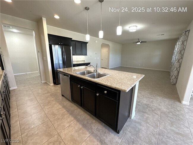 Building Photo - 1000 Via Stellato St